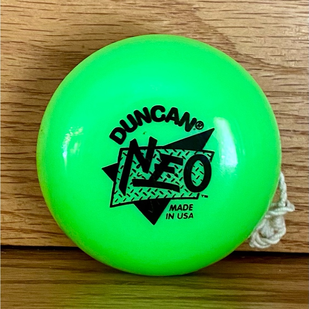 Vintage 1990s Duncan Neo Yoyo Neon Green Yo-Yo  Pre-Owned